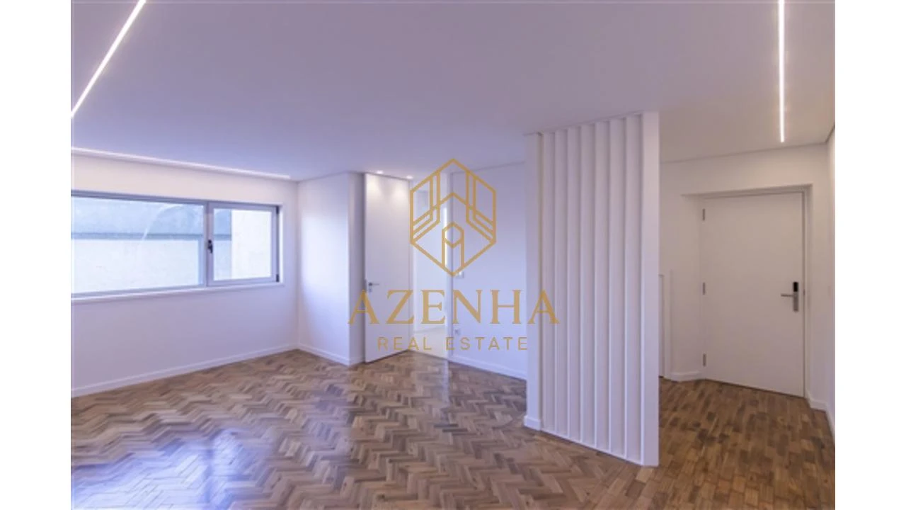 Apartamento T4 para Venda em Cedofeita, Santo Ildefonso, Sé, Miragaia, São Nicolau e Vitória Foto 15