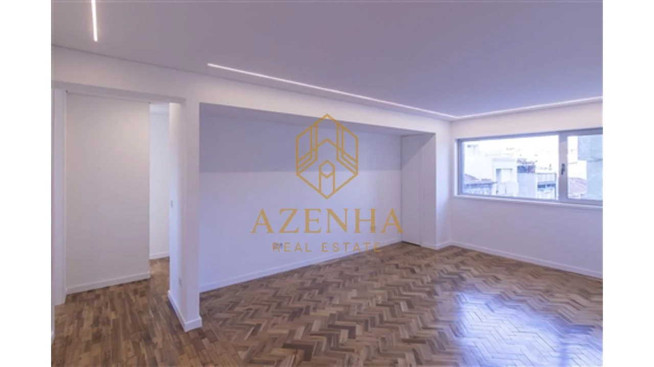 Apartamento T4 para Venda em Cedofeita, Santo Ildefonso, Sé, Miragaia, São Nicolau e Vitória Foto 16