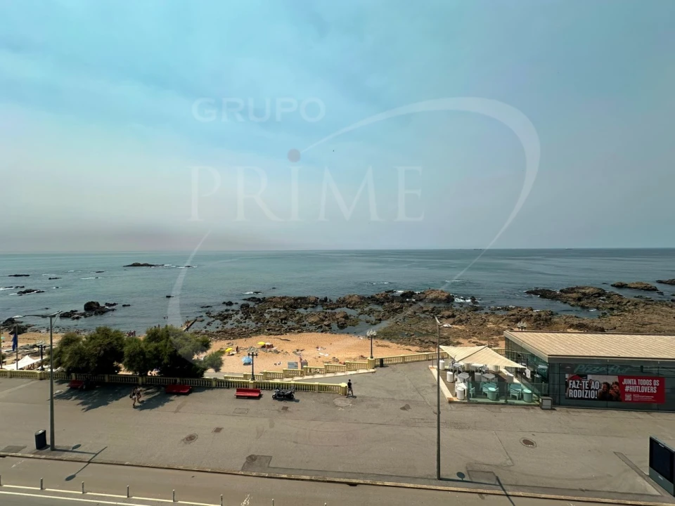 Apartamento T3 para Venda em Aldoar, Foz do Douro e Nevogilde Foto 1