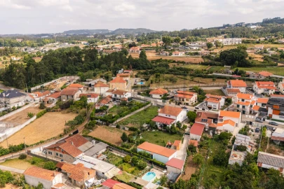 Terreno para Venda em Grijó e Sermonde