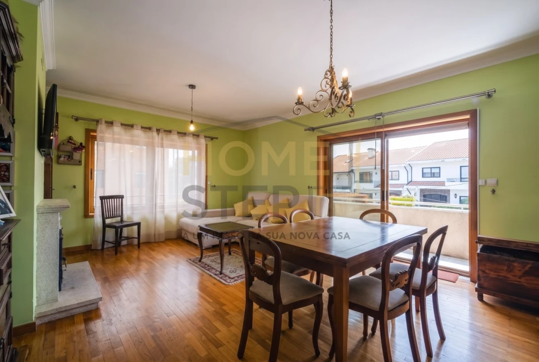 Apartamento T2 para Venda em Mafamude e Vilar do Paraíso Foto 1
