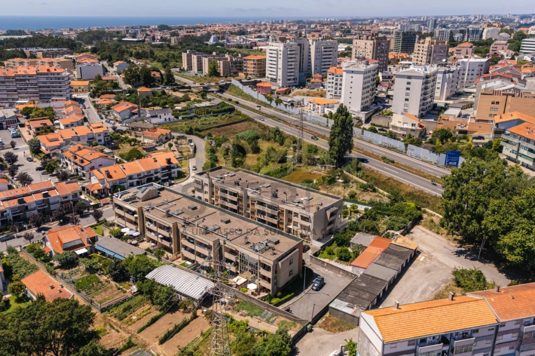 Apartamento T2 para Venda em Mafamude e Vilar do Paraíso Foto 32