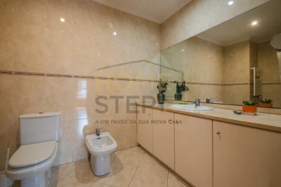 Apartamento T2 para Venda em Mafamude e Vilar do Paraíso