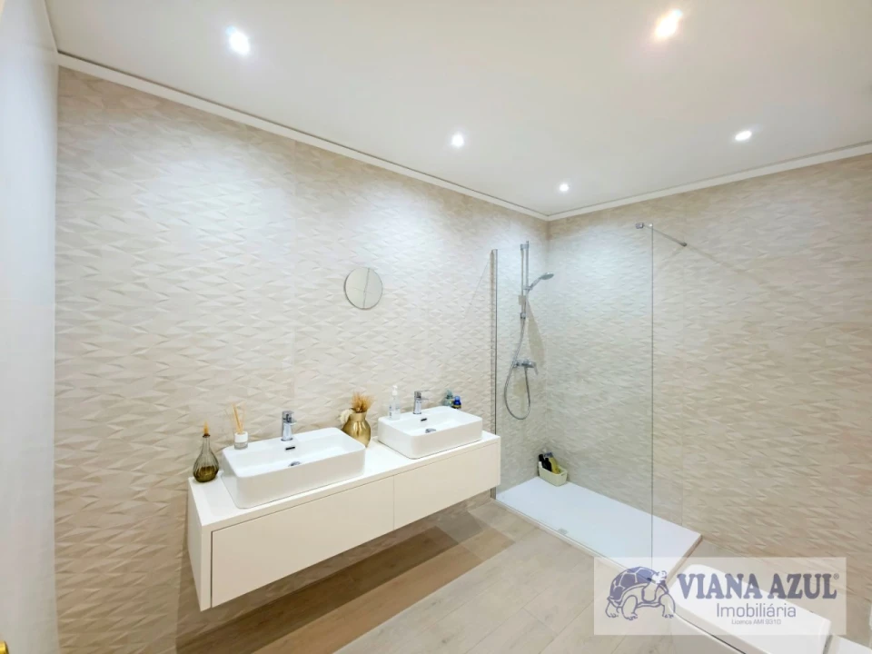 Apartamento T3 para Venda em Darque Foto 12