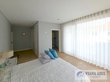 Moradia T4 para Venda em Rebordões (Santa Maria)