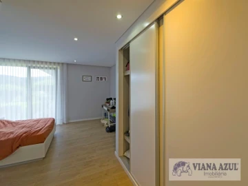 Moradia T4 para Venda em Rebordões (Santa Maria)