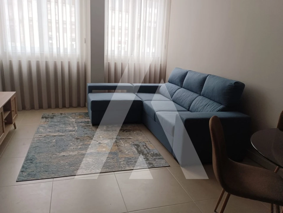 Apartamento T2 para Arrendamento em Sé Nova, Santa Cruz, Almedina e São Bartolomeu Foto 1