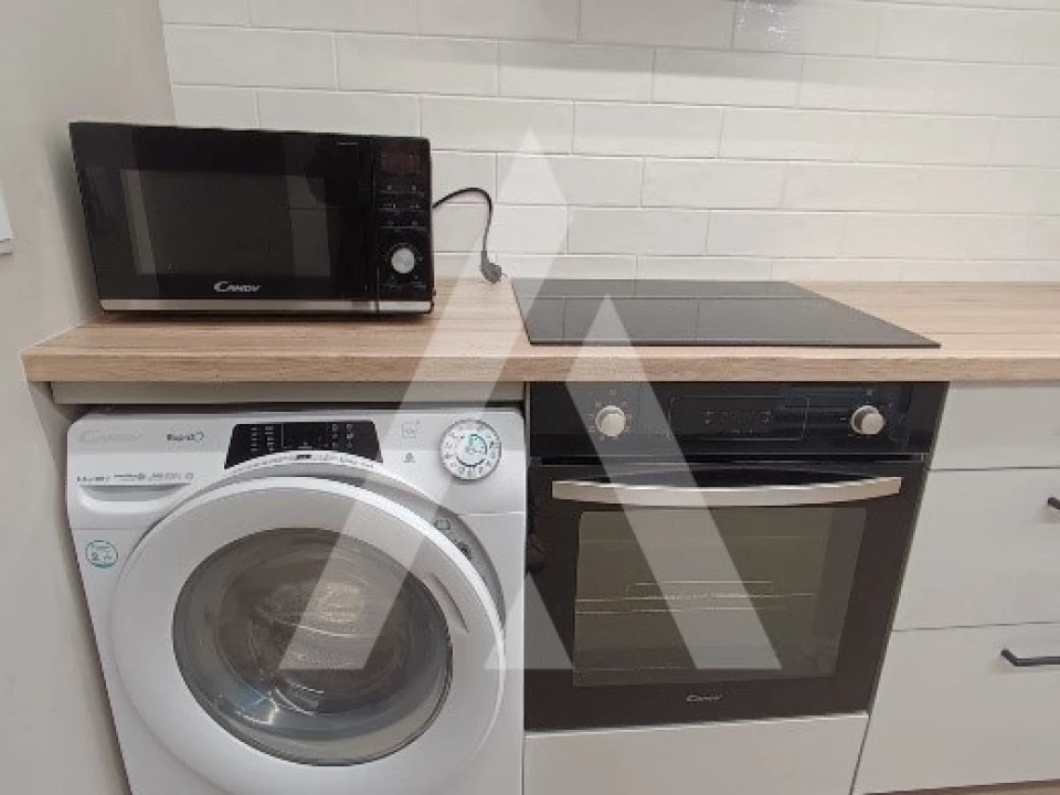 Apartamento T2 para Arrendamento em Sé Nova, Santa Cruz, Almedina e São Bartolomeu Foto 9