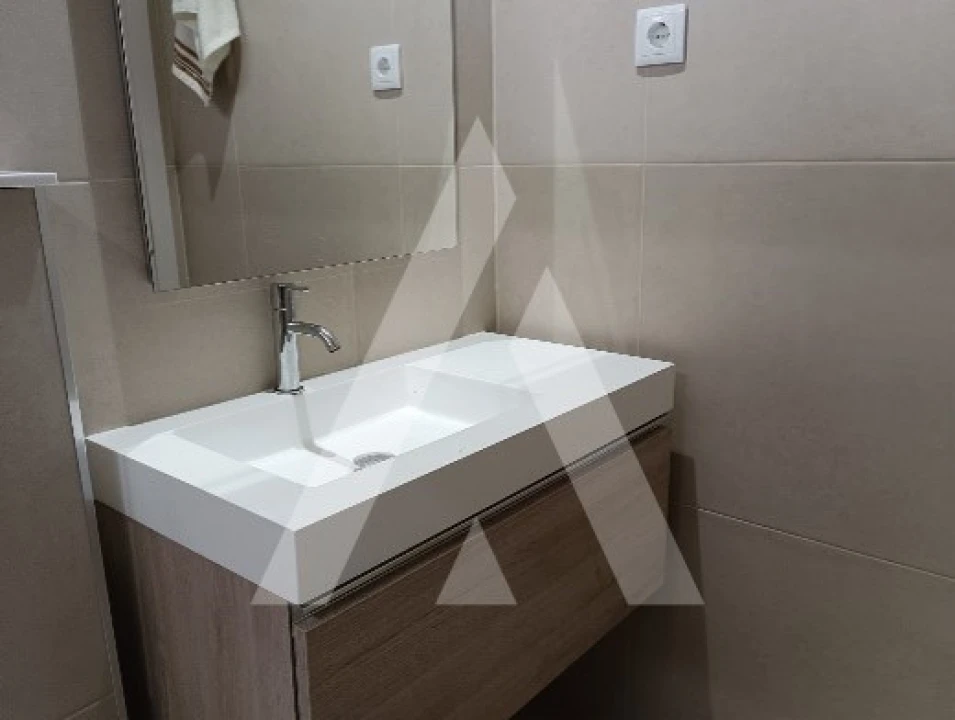 Apartamento T2 para Arrendamento em Sé Nova, Santa Cruz, Almedina e São Bartolomeu Foto 13