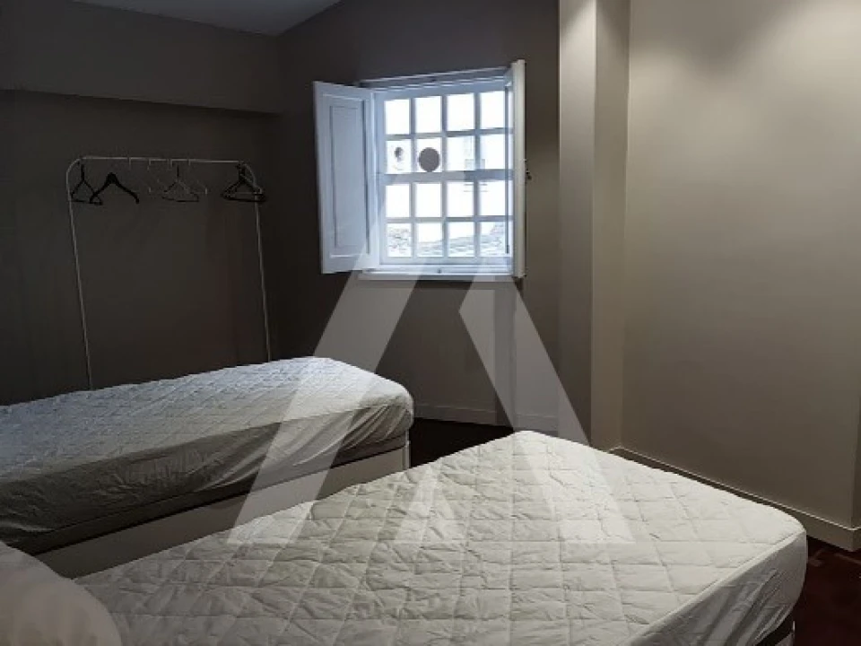 Apartamento T2 para Arrendamento em Sé Nova, Santa Cruz, Almedina e São Bartolomeu Foto 15