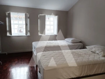 Apartamento T2 para Arrendamento em Sé Nova, Santa Cruz, Almedina e São Bartolomeu