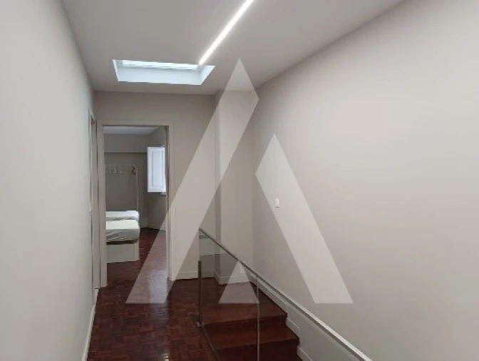 Apartamento T2 para Arrendamento em Sé Nova, Santa Cruz, Almedina e São Bartolomeu Foto 5