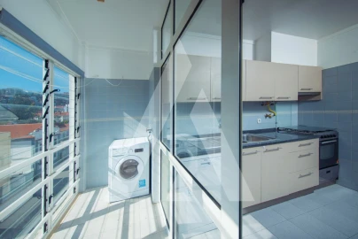 Apartamento T2 para Arrendamento em Santo Antonio dos Olivais