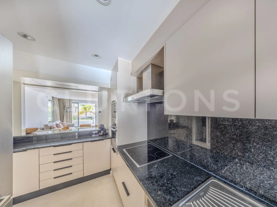 Apartamento T2 para Venda em Quarteira Foto 8