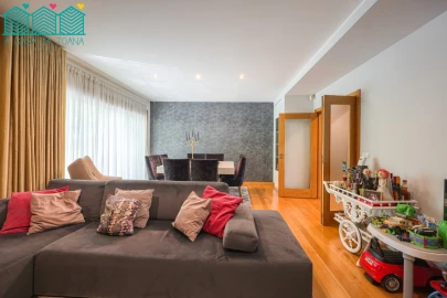 Apartamento T3 para Arrendamento em São Bernardo