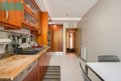 Apartamento T3 para Arrendamento em São Bernardo