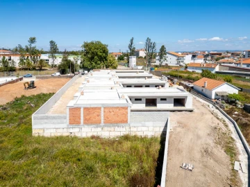 Moradia T4 para Venda em Pataias e Martingança