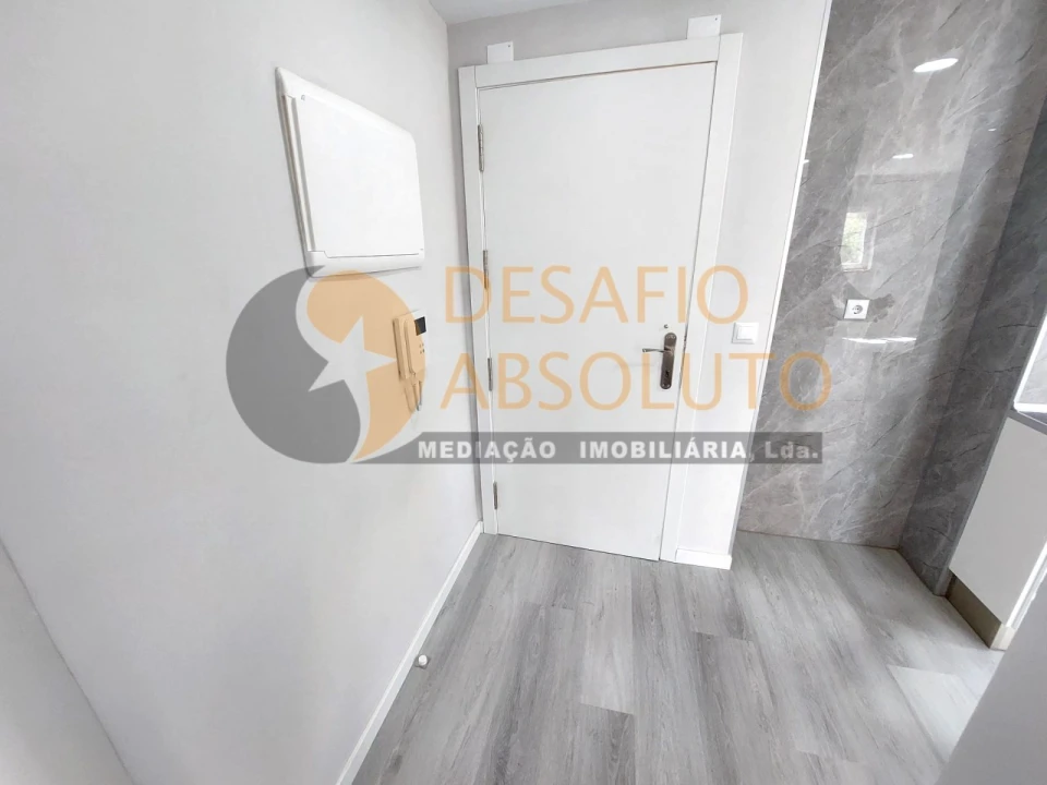 Apartamento T2 para Venda em Corroios Foto 2
