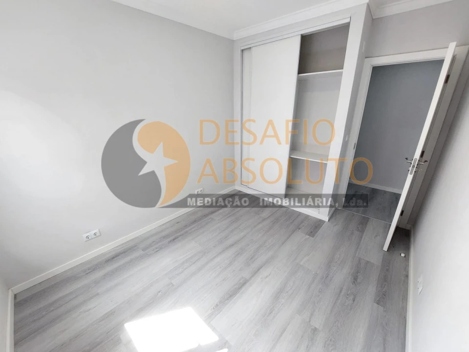 Apartamento T2 para Venda em Corroios Foto 14