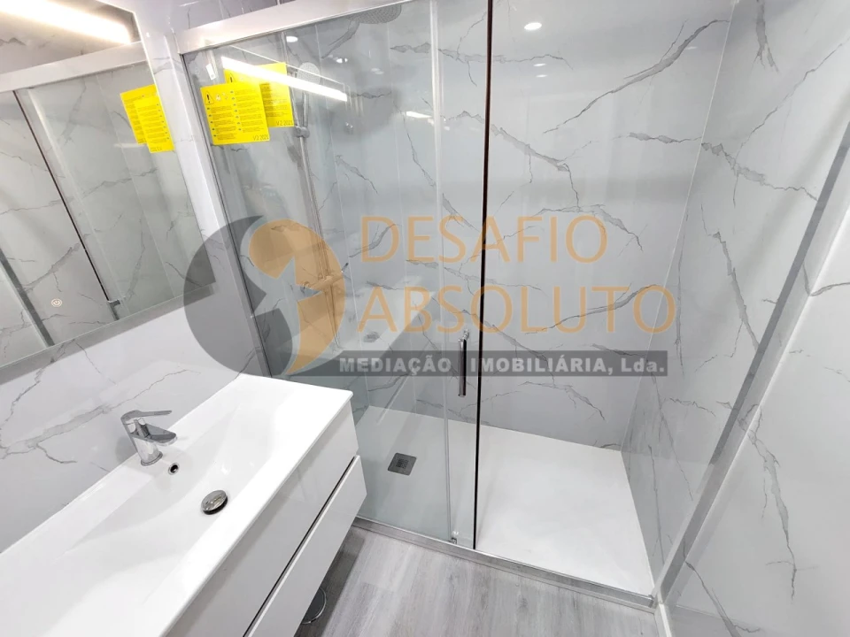 Apartamento T2 para Venda em Corroios Foto 22