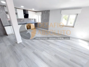 Apartamento T2 para Venda em Corroios