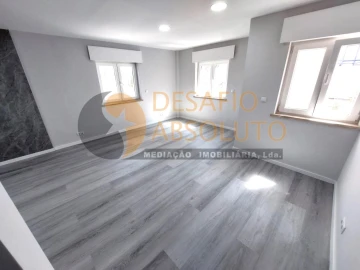 Apartamento T2 para Venda em Corroios