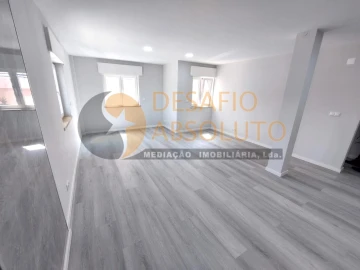 Apartamento T2 para Venda em Corroios