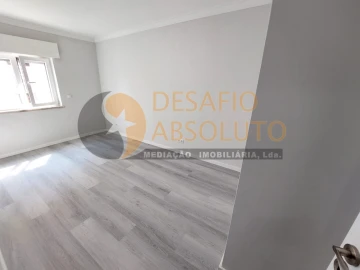 Apartamento T2 para Venda em Corroios