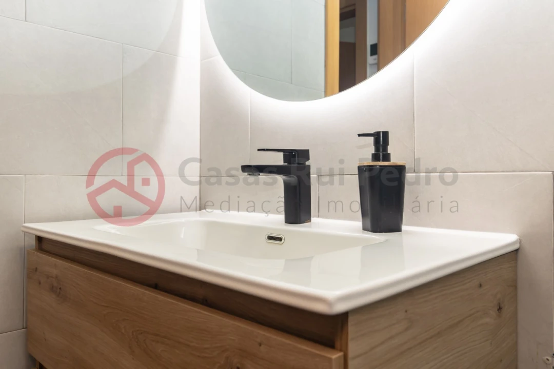 Apartamento T2 para Venda em Almada, Cova da Piedade, Pragal e Cacilhas Foto 44