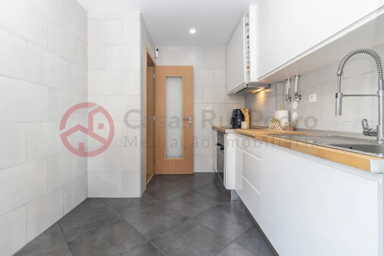 Apartamento T2 para Venda em Almada, Cova da Piedade, Pragal e Cacilhas Foto 40