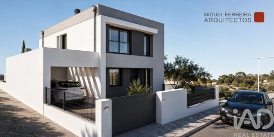 Moradia T3 para Venda em Sesimbra (Castelo)