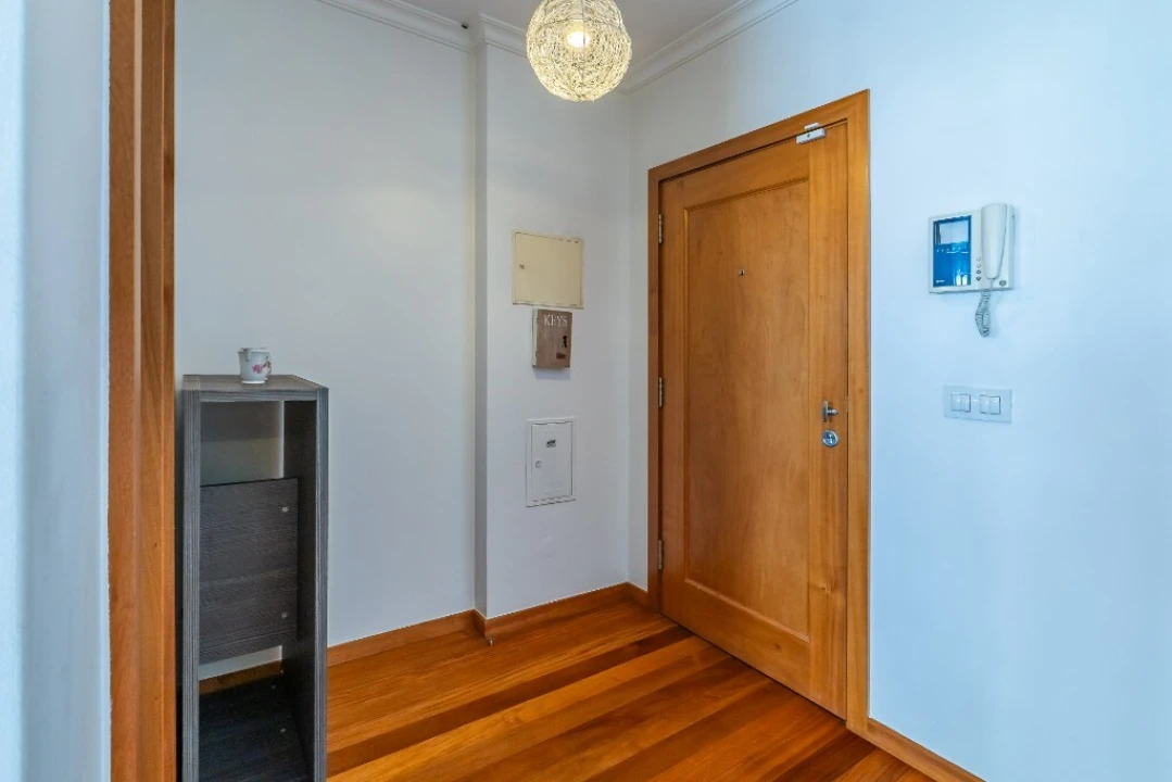 Apartamento T1 para Venda em Caniço Foto 6