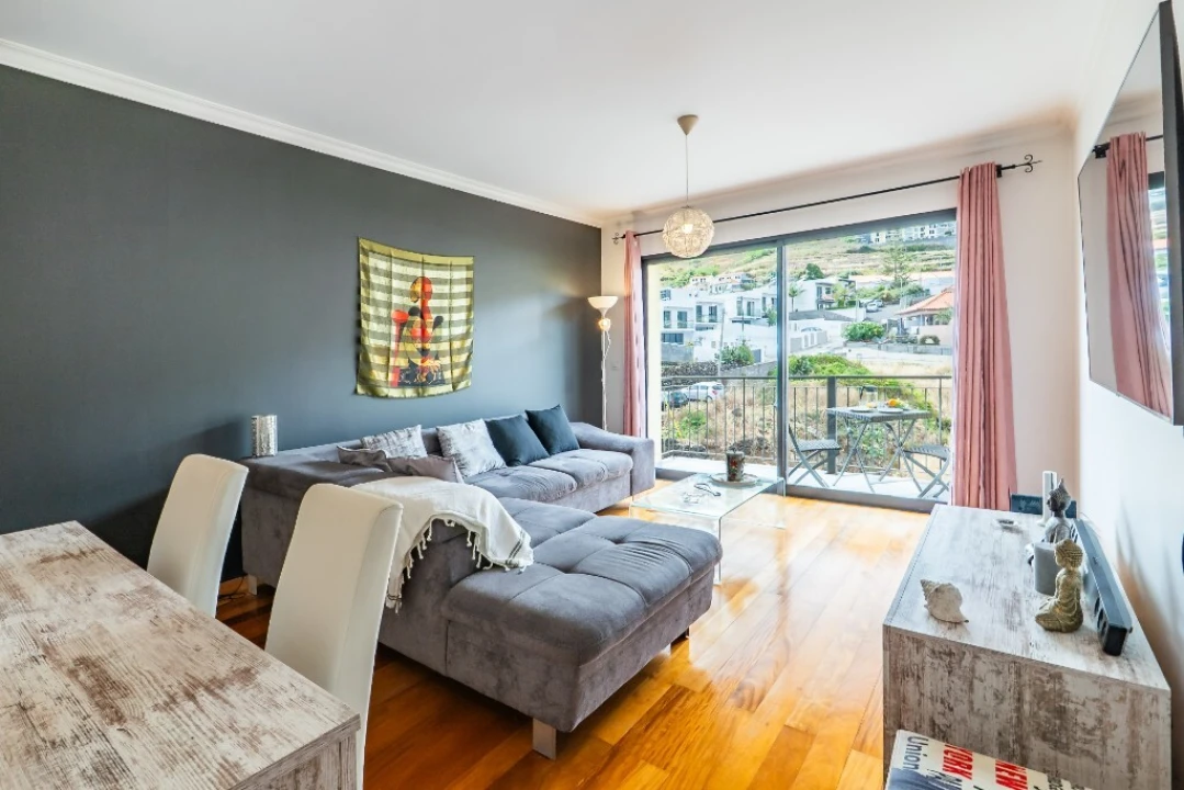 Apartamento T1 para Venda em Caniço Foto 2