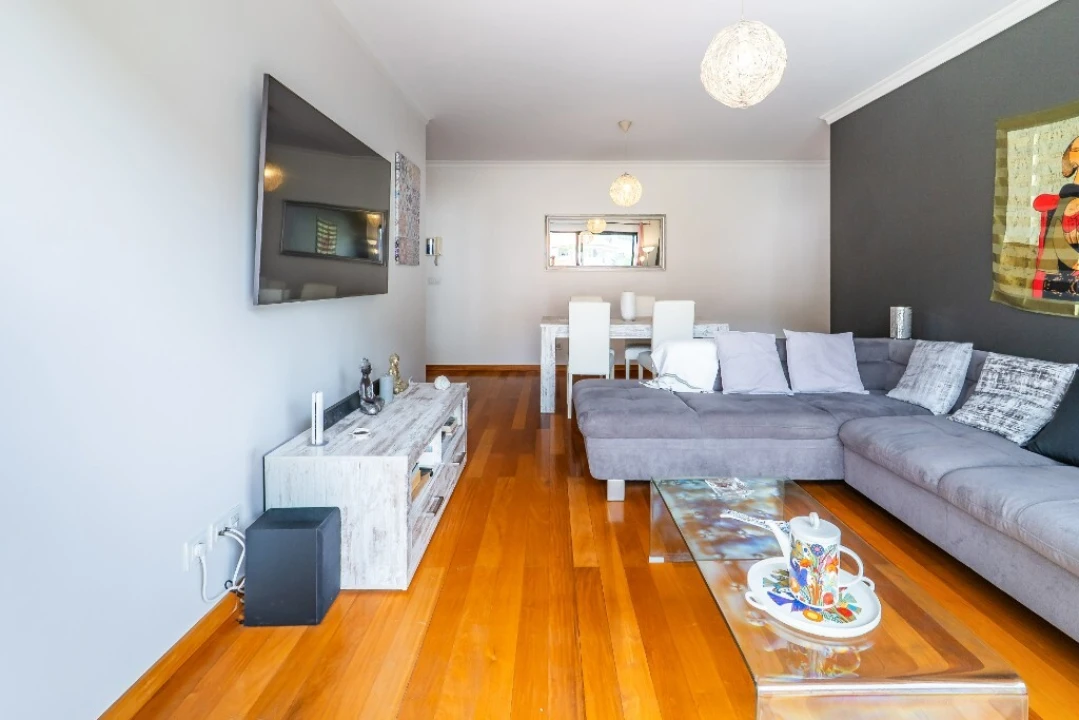 Apartamento T1 para Venda em Caniço Foto 10