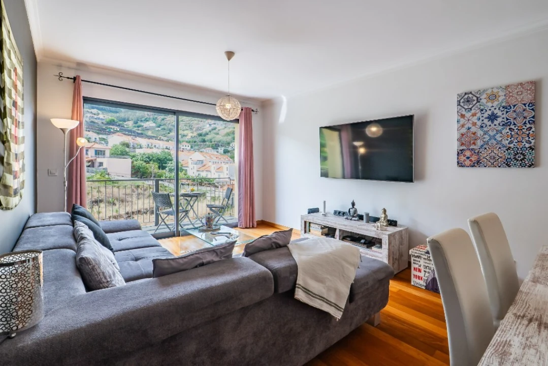 Apartamento T1 para Venda em Caniço Foto 3