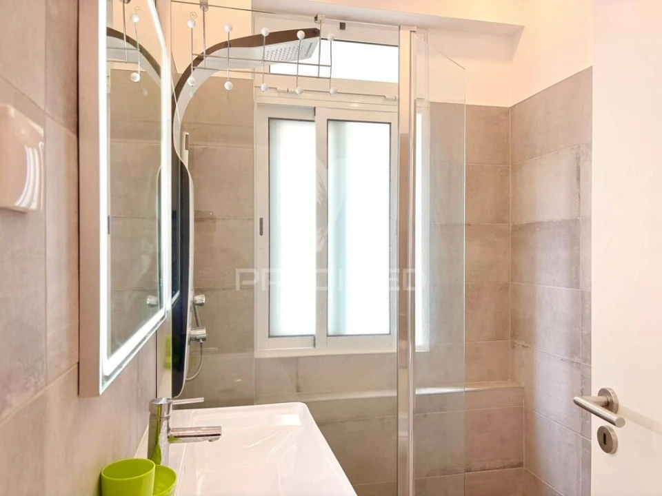 Apartamento T2 para Venda em Funchal (Santa Maria Maior) Foto 12