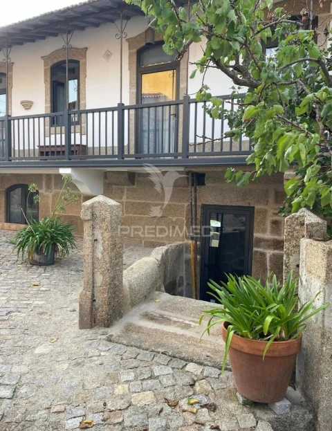 Moradia T5 para Venda em Torre de D. Chama