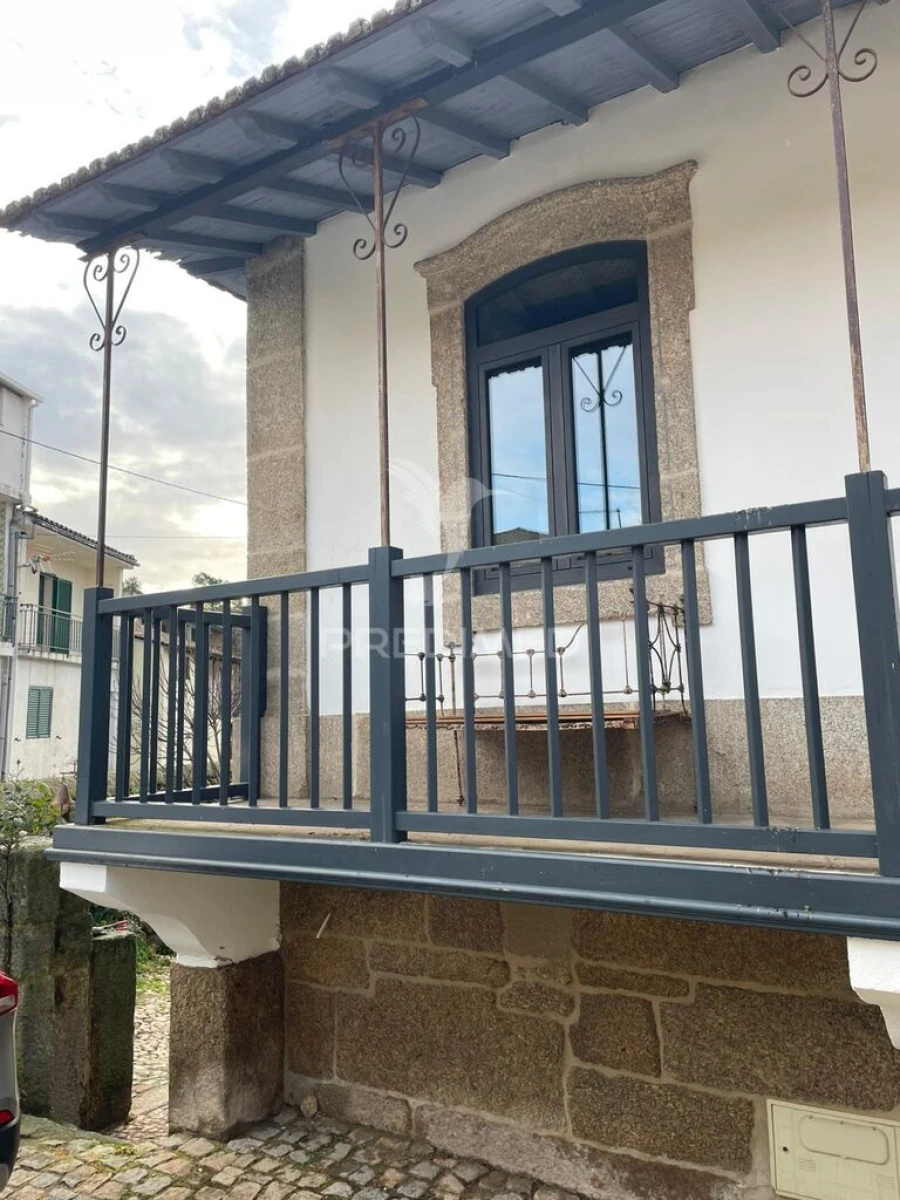 Moradia T5 para Venda em Torre de D. Chama Foto 6