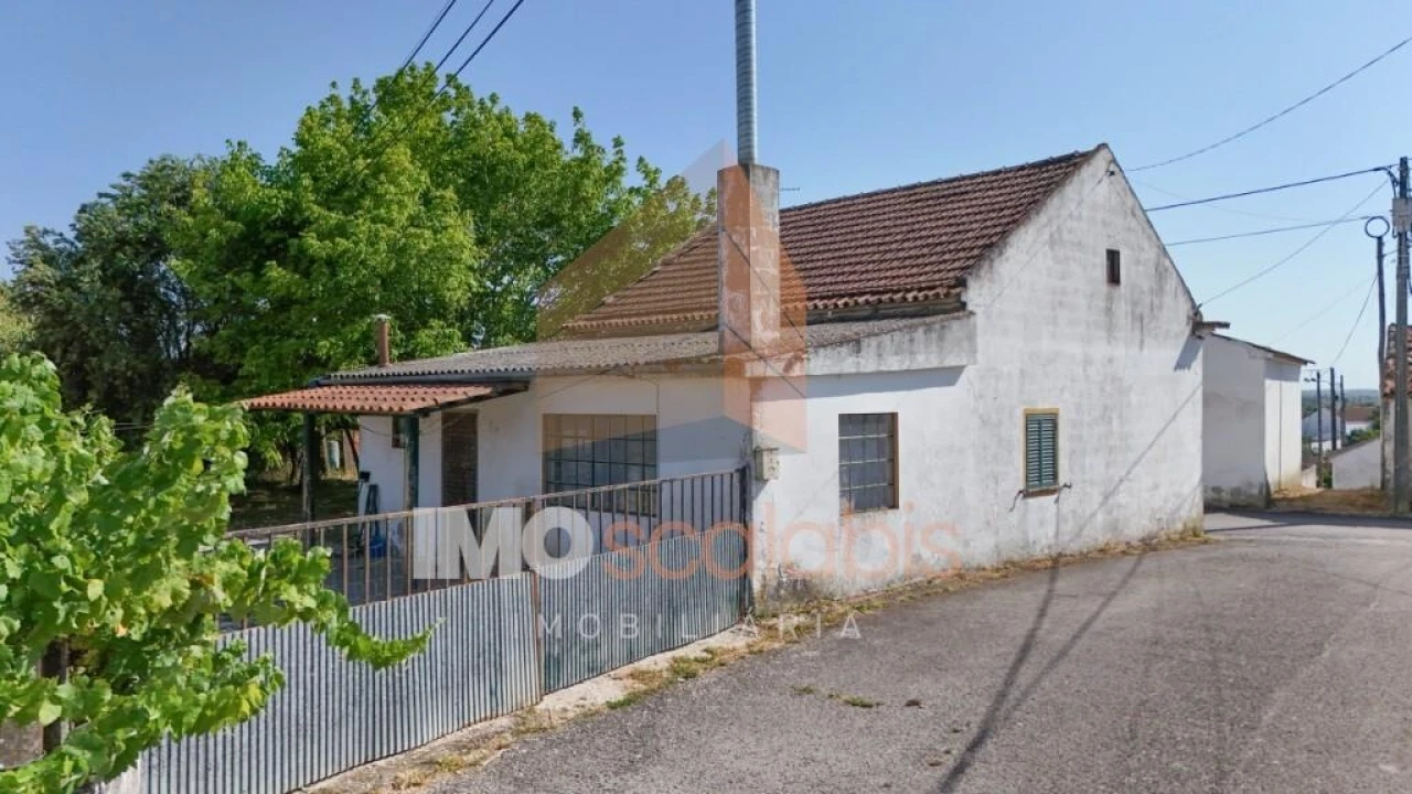 Moradia T3 para Venda em Almoster Foto 37