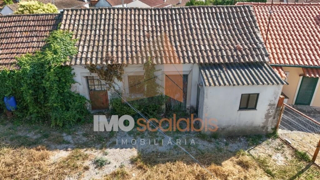 Moradia T3 para Venda em Almoster Foto 35