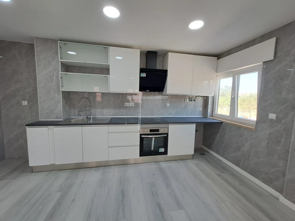 Apartamento T2 para Venda em Corroios Foto 3