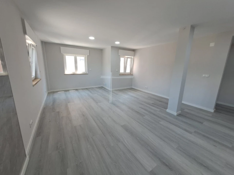 Apartamento T2 para Venda em Corroios Foto 8
