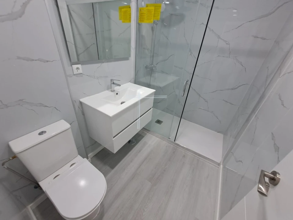 Apartamento T2 para Venda em Corroios Foto 10