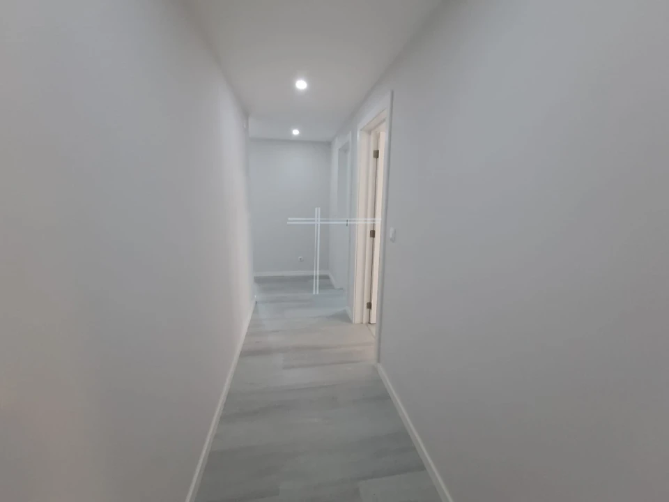 Apartamento T2 para Venda em Corroios Foto 11