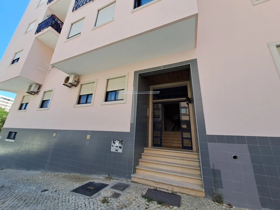 Apartamento T2 para Venda em Corroios Foto 16