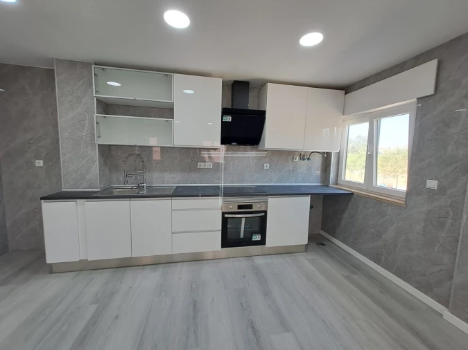 Apartamento T2 para Venda em Corroios Foto 3