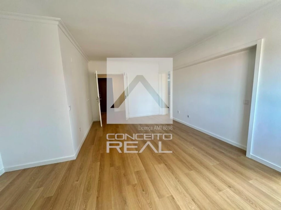 Apartamento T2 para Venda em Rio Tinto Foto 3