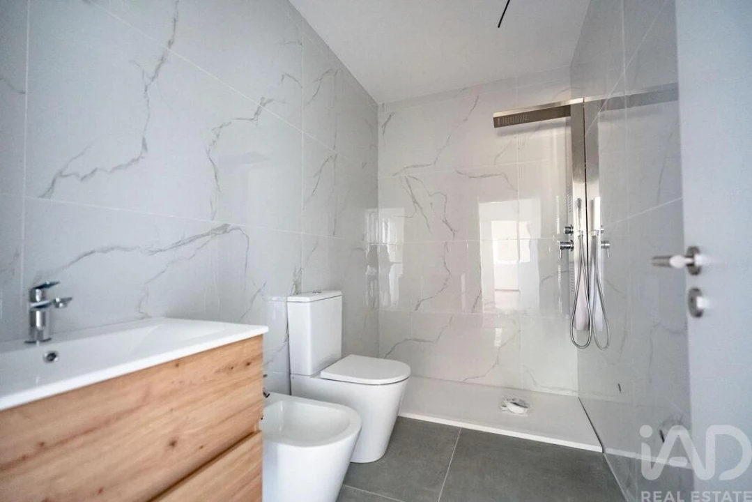 Apartamento T2 para Venda em Monte Real e Carvide Foto 25
