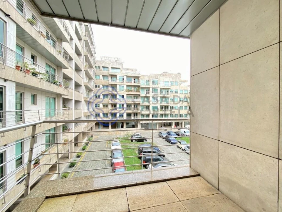Apartamento T2 para Arrendamento em Paranhos Foto 9