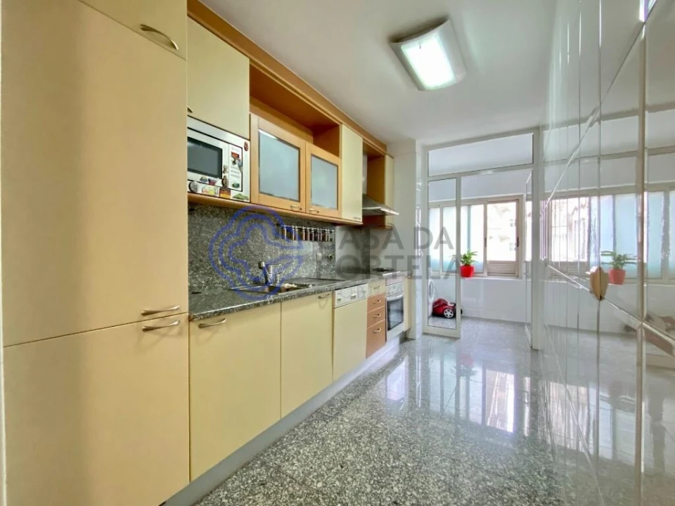 Apartamento T2 para Arrendamento em Paranhos Foto 13